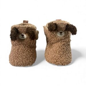 Cozy BRAND NEW baby Velcro style puppy slippers! Size 4c